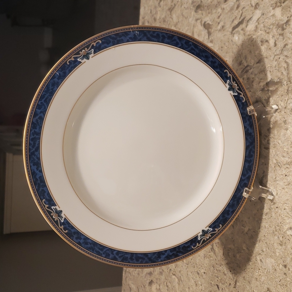 NWT Wedgwood Chadwick Dinner Plate